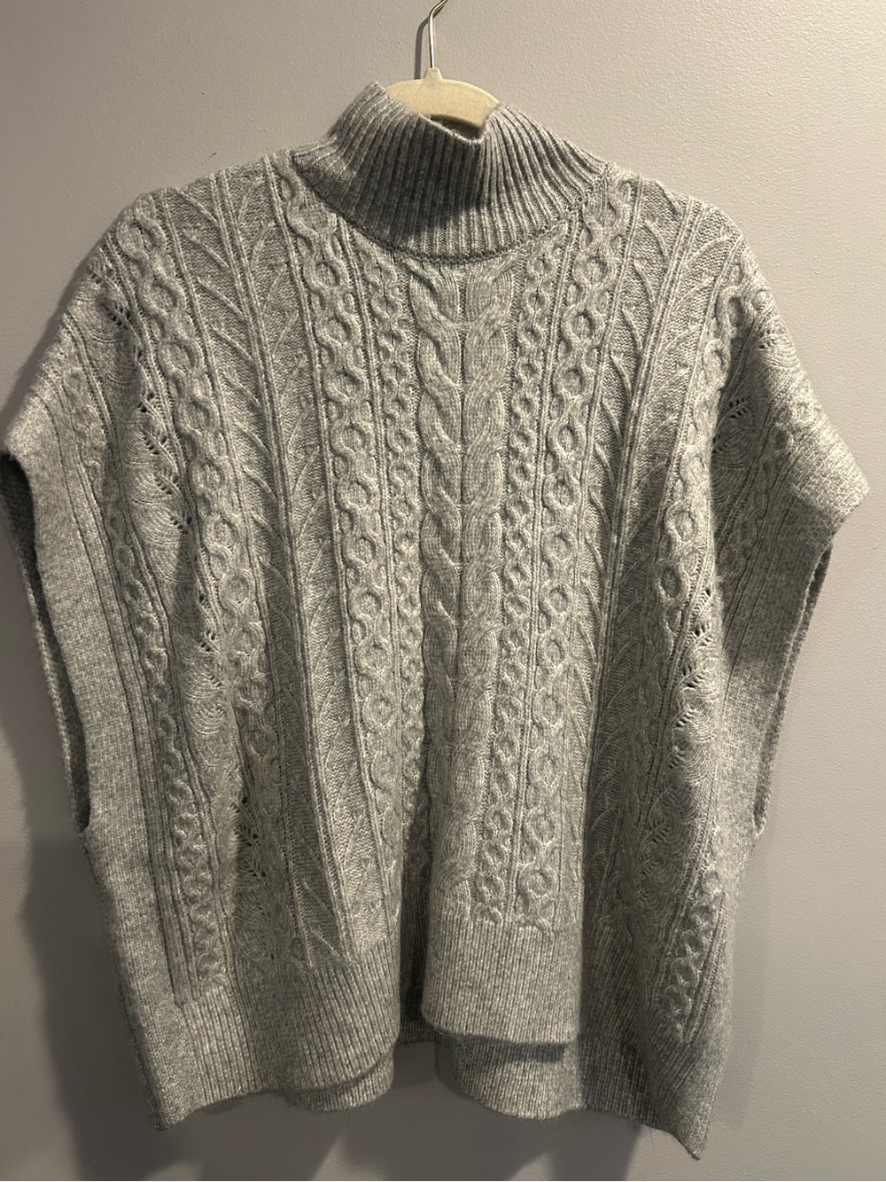 Rachel Zoe Cable-Knit Sleeveless Turtleneck Sweater - Light Gray